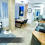 4* Heaven In Centre Of