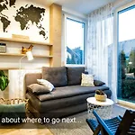 4* Heaven In Centre Of דירה *